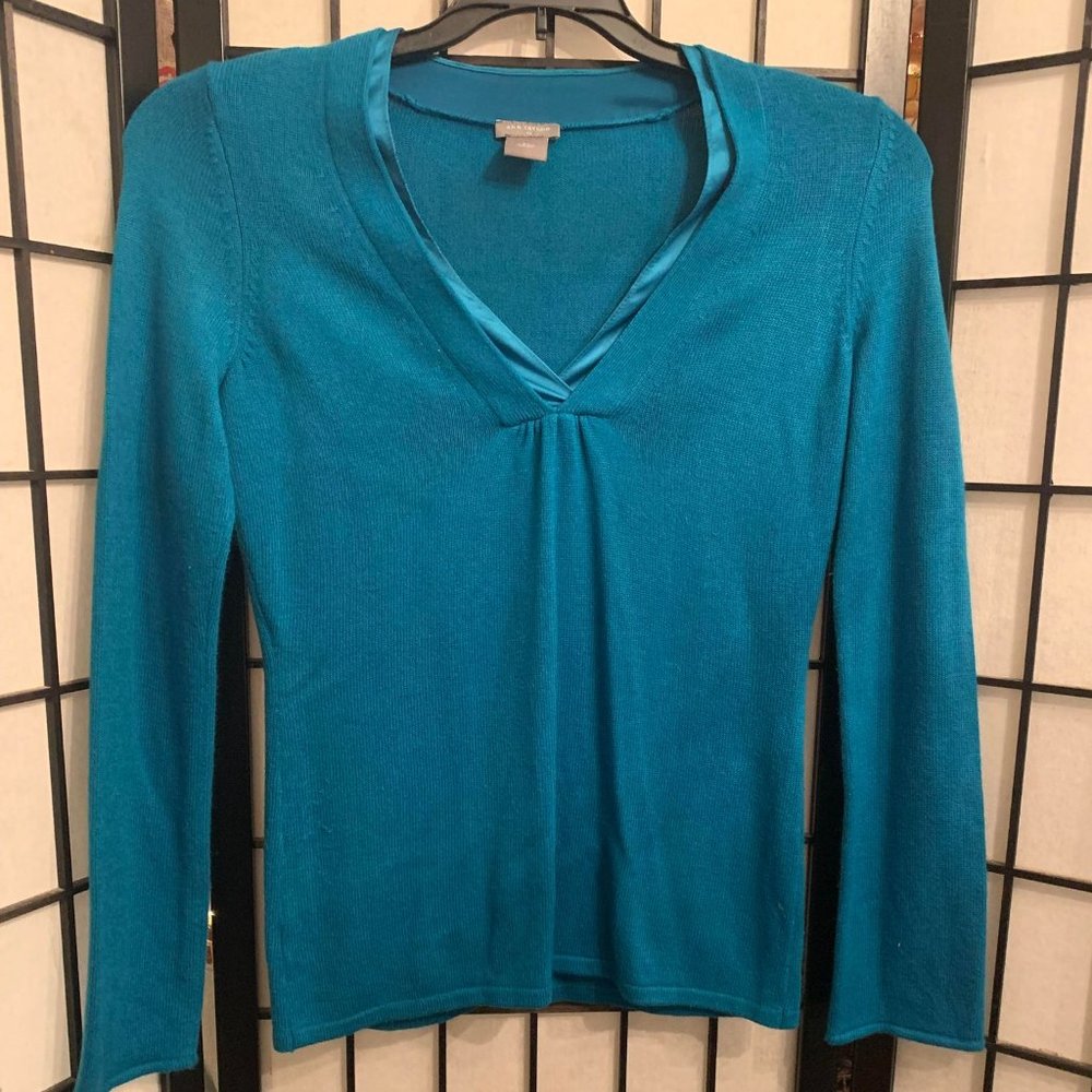 EUC Ann Taylor Turquoise Sweater Size XS